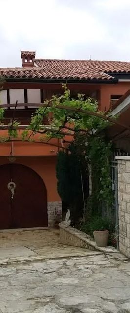 Apartmanok Parkolóhellyel Banjole, Pula - 17398 Banjole