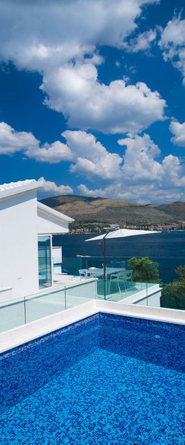 Ház Családok Részére Medencével A Tenger Mellett Okrug Donji, Ciovo - 17587 Okrug Donji