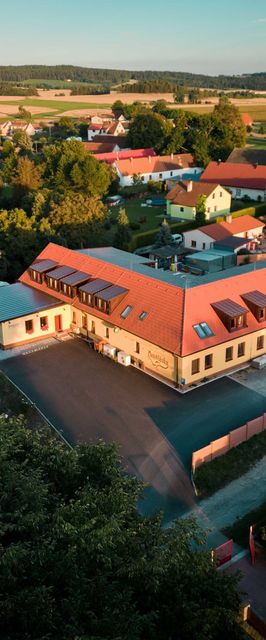 Penzion a restaurace Zlatovláska u zámku Červená Lhota Pluhův Žďár