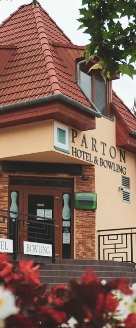 Parton Hotel & Bowling Tiszakécske