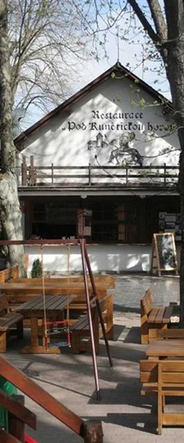 Penzion pod Kunětickou horou Ráby