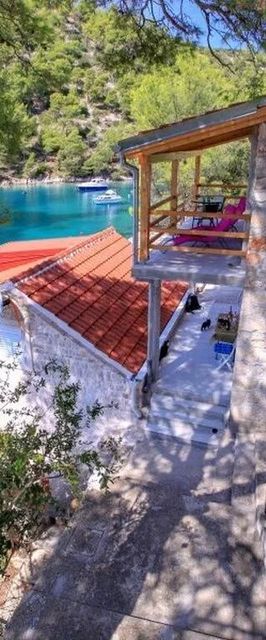 Robinson Jela Selca kod Bogomolja