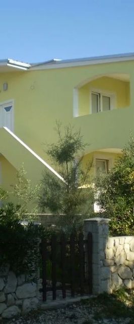 Apartments Cecilija Povljana