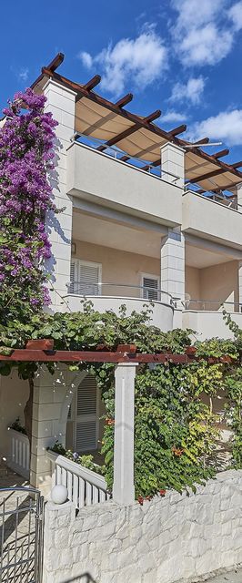 Apartmanok Parkolóhellyel Mavarstica, Ciovo - 17803 Mavarštica