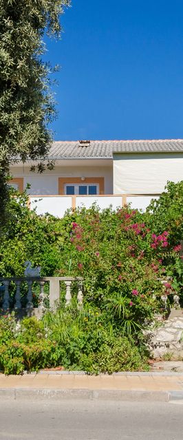 Apartments Elvira Lopar