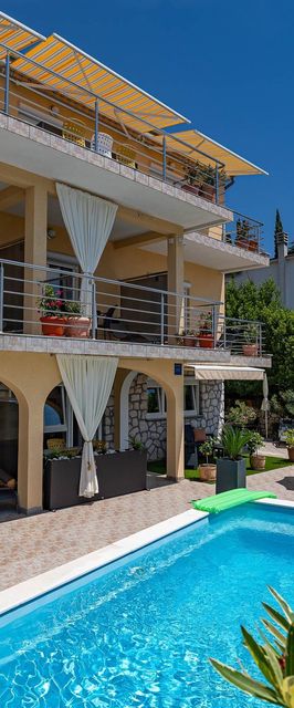 Apartments Novoselić Dramalj