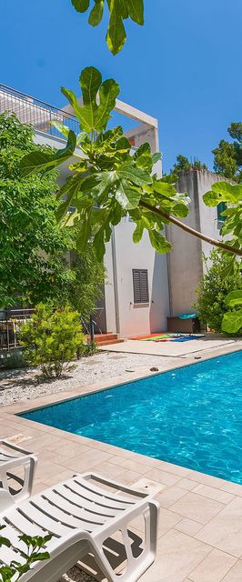 Apartments Ljiljana Omis