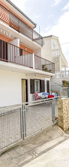 Apartments Mira Mark Razanj