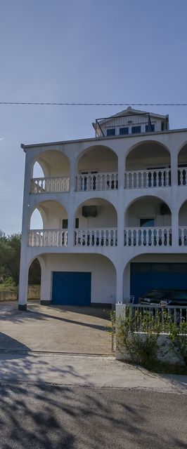 Apartments Tomislav Slatine