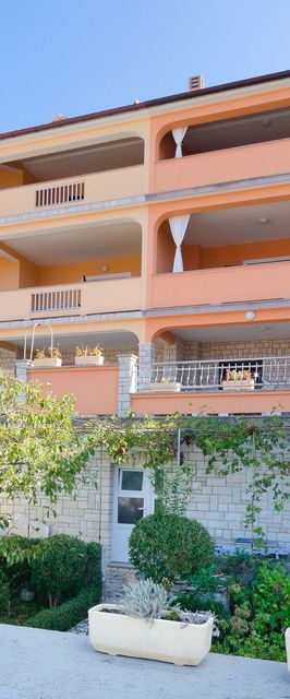 Apartments Mirjana B Lopar