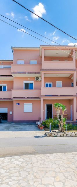 Apartments and Room Ljubica Lopar