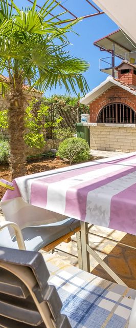 Apartments IvaT Rogoznica