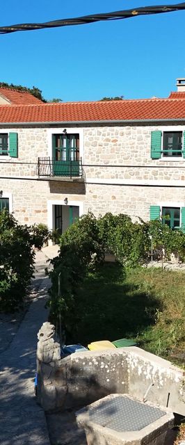 Apartments Tarragon Ugrinic