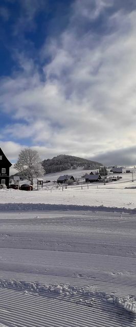 Panský dům a Pyramida Kořenov