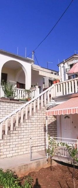 Apartments Damjan Brist