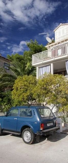 Apartments Delia Povlja