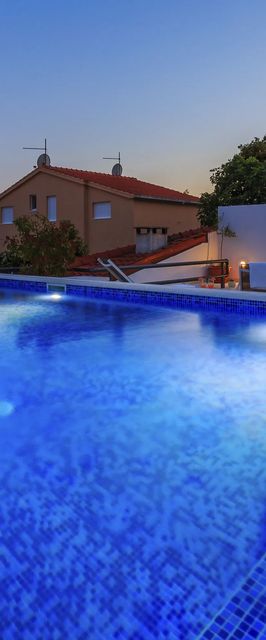 Apartmanok A Tenger Mellett Medencével Rastici, Ciovo - 17889 Rastići