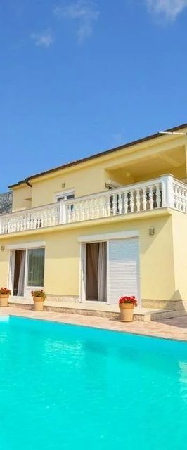 Kuca Ujdenica Grizane Kostelj