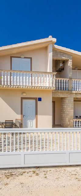 Apartments Bobeta Vir