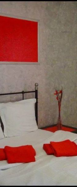 Apartament Studio Red & Black București