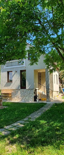 Medencés Deluxe Üdülőház Pilisszentiván