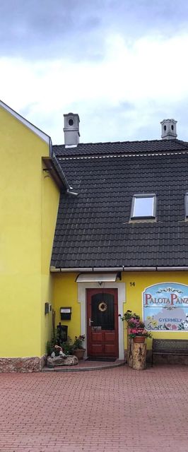 Palota Panzió Gyermely