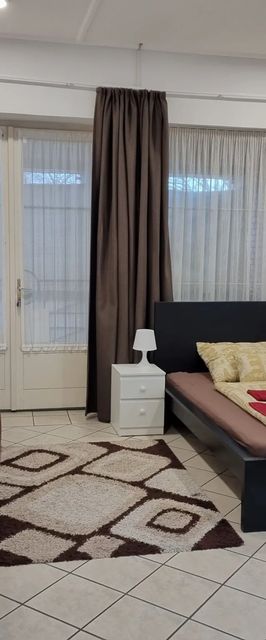 Piac Téri Turista és Munkásszállás Dunaújváros