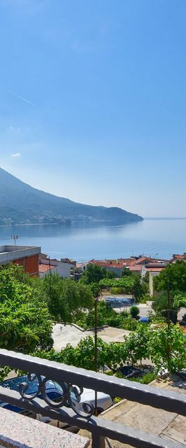 Apartments Nina & Mili Igrane