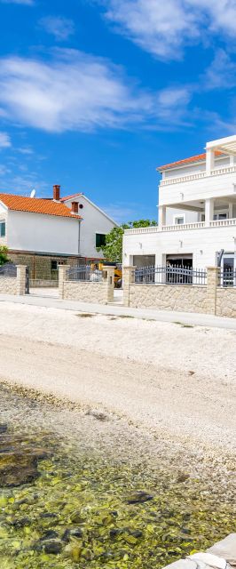 Apartments Villa J i M by the sea Stupin Celine