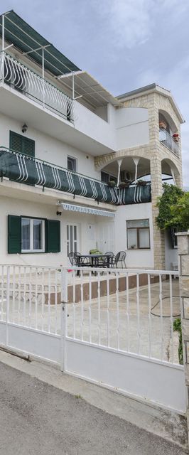 Apartment Darija Primosten