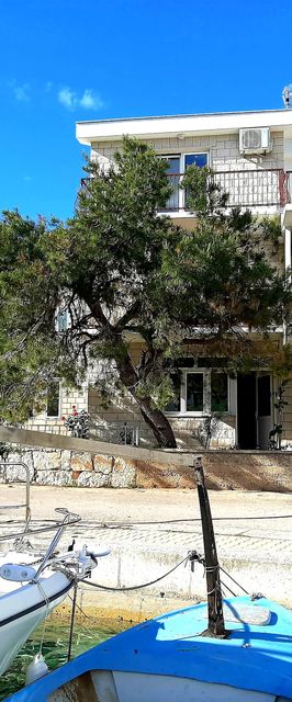 Apartmanok A Tenger Mellett Razanj, Rogoznica - 18284 Ražanj