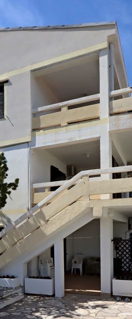 Apartmanok Parkolóhellyel Pag - 18345