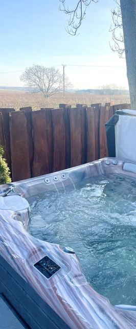 Maul-Lator Présbár és Bortrezor Apartman Villány