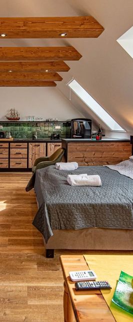 Castle Hill Apartments**** Eger