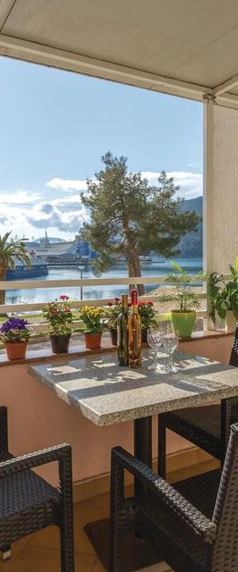 Apartman Ploče - CDR410