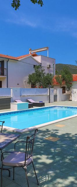 Apartman Kaštel Novi - CDC477