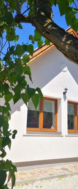 Kő a Hegyből Vendégház Káptalantóti