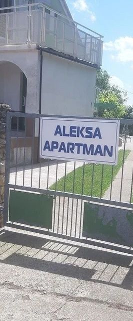 Aleksa Apartman Lesencetomaj
