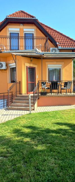 Napsugár Apartman Vonyarcvashegy