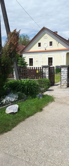 Almássy Vendégház Kánó