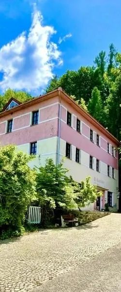 HARABURDI® Recyclart Hotel Kostelec nad Orlicí