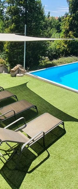 Hillside Pool Vendégház Velence