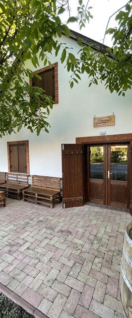 Perényi Pince és Vendégház Hajós