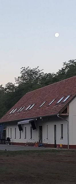 Zöld Lámpás Vendégház Újhartyán