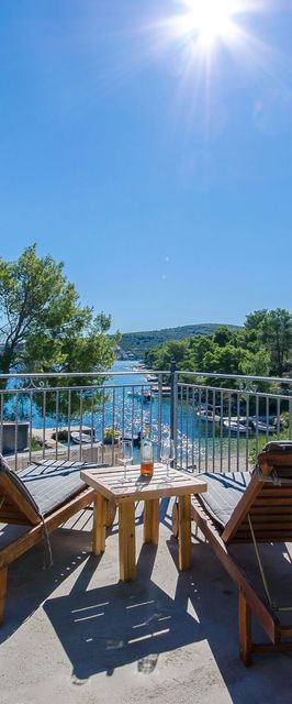 House Isabella Necujam