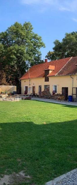 Statek Bezdědice Hostomice