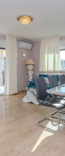 Apartmanok Parkolóhellyel Vir - 18519