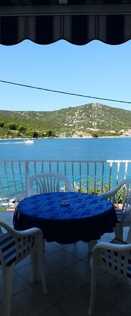 Apartmanok A Tenger Mellett Vinisce, Trogir - 19014 Vinišće