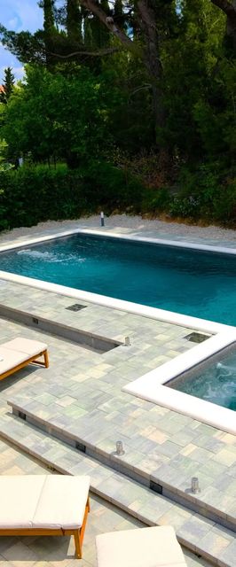 Home More Than Holiday Mravince