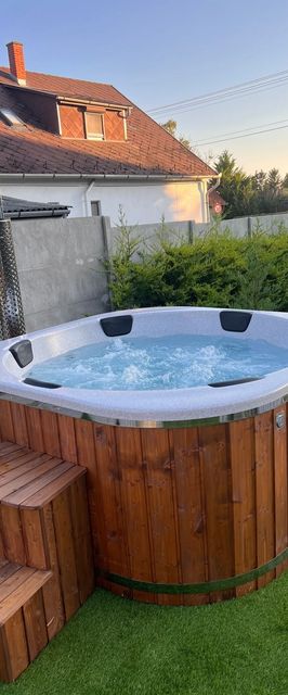 Fekete Orchidea Apartman Balatonkenese